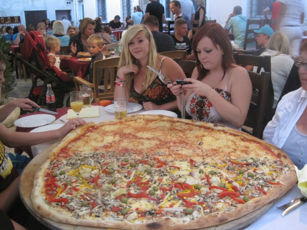 Pizza jumbo in Croatia